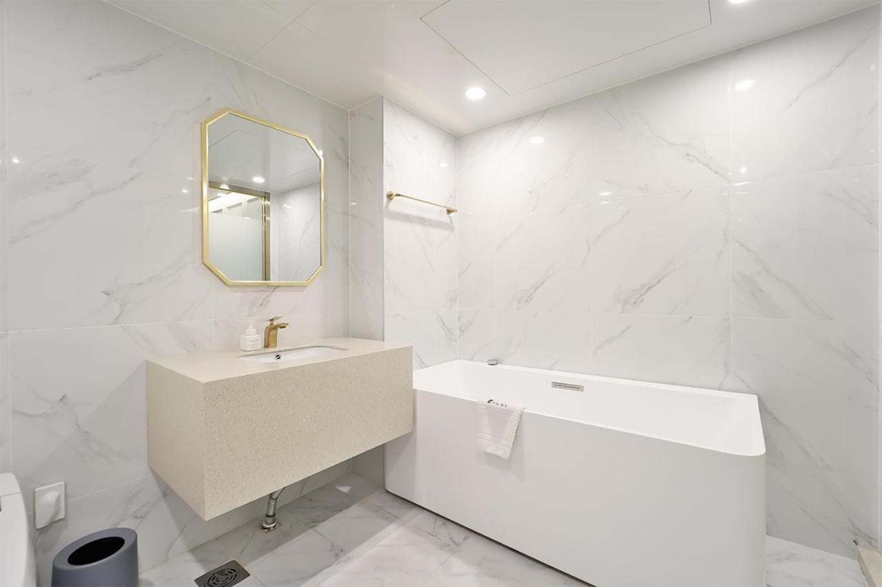 Hotel Palace Kjongdzsu Kültér fotó